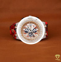 Jam Tangan Desainer Iced Out Tali Kamuflase Merah Bezel Berlian Jam Tangan Mewah Quartz