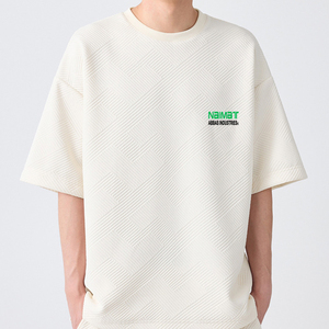 เสื้อยืดคอกลมสีครีมสำหรับผู้ชาย ผ้าฝ้ายถัก ระบายอากาศได้ดี สวมใส่สบายในฤดูร้อน พิมพ์ลายโลโก้ด้านหน้า - Product Image 1