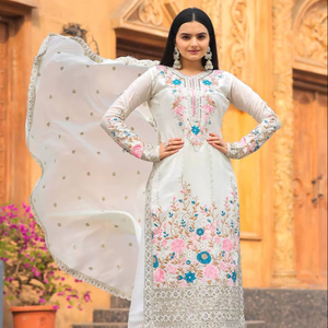 Ensemble palazzo élégant avec broderie florale – Tenue spéciale mariage - Product Image 1