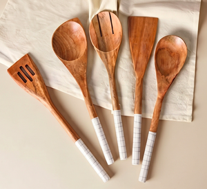 Classic Brown Wooden Spoon Set of 5 Elegant <b>Grid</b> Handle Cutlery Utensils For Tableware Dining Use Kitchen And Hotel Use - Product Image 1