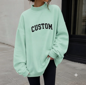 เสื้อสเวตเชิ้ตคอกลมสีม่วงทรงโอเวอร์ไซส์สำหรับผู้หญิง ผ้าฝ้าย 100% แขนยาวทรงดรอปโชว์เดอร์ พิมพ์ลายตัวอักษรตามสั่ง ใส่ได้ในฤดูใบไม้ร่วง คอเต่า - Product Image 3