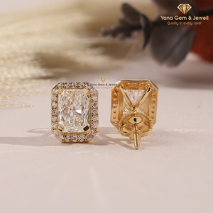Pendientes de Diamantes Cultivados en Laboratorio CVD con Corte Radiante Halo de 3 Quilates, Claridad VVS2, Color E, para Ocasiones Únicas, Certificados por IGI, Oro Sólido de 14K - Product Image 3
