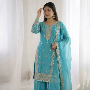 Ensemble de costume palazzo festif avec broderie lourde en sequins - Product Image 1