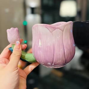 Taza de cerámica con asa floral, ideal para el hogar, la cocina y cafeterías. Hermosa taza de cerámica de regalo para amigos y parejas. - Product Image 6