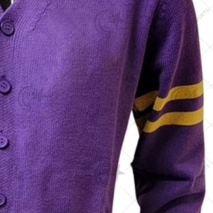 Suéter de cárdigan personalizado de estilo universitario con bordado Suéter de acrílico de hermandad de mujeres unisex con decoración de botones para el invierno - Product Image 4