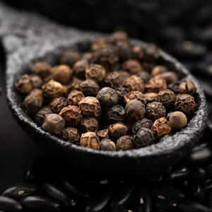 Bonne poudre de poivre noir granulé 550GL, poivre concassé de qualité supérieure, assaisonnement pour steak de bœuf - Product Image 1