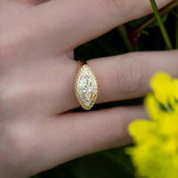 Bague en or jaune avec diamant taille marquise et pierres latérales, bague de fiançailles pour femme, élégante bague de promesse, cadeau d'anniversaire, bijoux raffinés