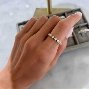 แหวนแบบซ้อนกันได้ครึ่งวง 14K 18K ทองคำแท้ ประดับเพชรทรงลูกแพร์เพาะเลี้ยง ดีไซน์เรียบหรู ใส่ได้ทุกวัน เหมาะสำหรับเป็นเครื่องประดับแต่งงาน - Product Image 4