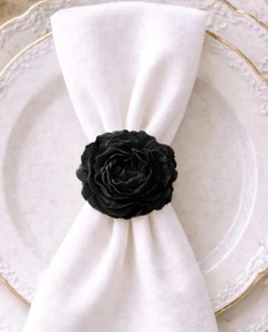 Porta Servilletas con Forma de Rosa |   Decoración de Mesa Hecha a Mano para Bodas y Restaurantes |   Ambiente Floral y Moderno - Product Image 1