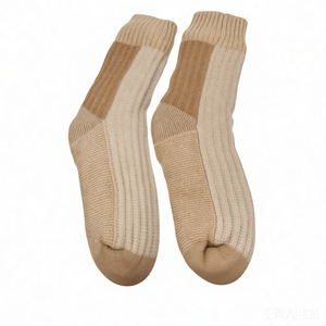 ถุงเท้าไหมพรมลายทาง คล้ายขนแพะ ทำจากอะคริลิก สีและขนาดตามสั่ง กันลื่น ระบายอากาศได้ดี นุ่มสบาย ใส่ได้ทั้งชายและหญิง เหมาะสำหรับฤดูหนาว - Product Image 4