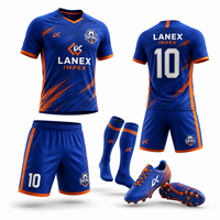 Ensemble Maillot et Short de Football Personnalisé pour Hommes – Tenue d'Équipe Professionnelle Noire Légère, Respirante et à Séchage Rapide par Sublimation