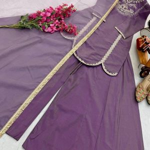 Traje Sharara de Seda Romana Simar Premium con Bordado de Lentejuelas y Dupatta de Seda Organza para Colección de Bodas a Precio Mayorista - Product Image 1