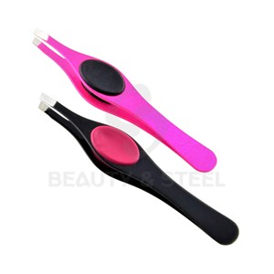 Pinzas para vello facial con punta inclinada en degradado vibrante de rosa y morado, con acabado duradero efecto gota de agua y tensión calibrada - Product Image 2