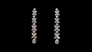 ต่างหูเพชรทรงยาวลายดอกไม้ดีไซน์เนอร์ |   เครื่องประดับงานแต่งงานสุดหรูสีทองเหลือง - Product Image 2