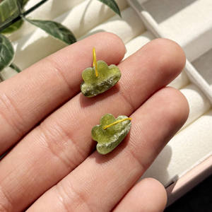 จี้เพอริดอทดีไซน์เมฆ ทำด้วยมือ หินบำบัด เครื่องประดับสุดพิเศษ สำหรับเป็นของขวัญวาเลนไทน์สำหรับเธอ - Product Image 4