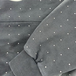 Sweat à capuche vintage en molleton délavé avec strass, design tendance streetwear, excellente qualité, look élégant, essentiel - Product Image 5