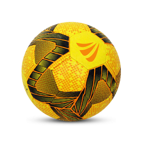 ลูกฟุตบอลแบบกำหนดเอง สีเหลืองดำ ลายกราฟิกดีไซน์ สำหรับฝึกซ้อมและแข่งขัน ทนทาน ผลิตจากวัสดุ PU ขนาดมาตรฐานระดับมืออาชีพ - Product Image 1