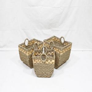 Panier de rangement en paille tressée à la main, organisateur en jonc de mer avec poignée pour la maison, la salle de bain, la cuisine et les voyages - Product Image 1