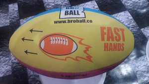 Ballon de rugby professionnel personnalisé cousu à la main pour les tournois et l'entraînement, respectueux de l'environnement - Product Image 3