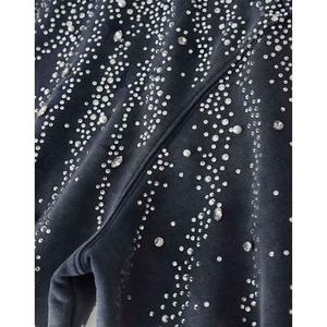 Sudadera con capucha personalizada con diseño de diamantes de imitación de lujo, tela de mezcla de algodón suave, ideal para ropa de calle de moda informal o uso diario al aire libre - Product Image 5