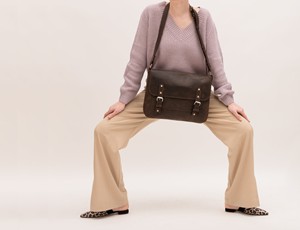 Sac pour ordinateur portable imperméable, léger et portable, résistant aux chocs, aux taches et au vent, avec poches de rangement et poignée souple, parfaitement chaud et coupe-vent - Product Image 4