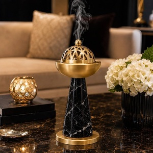 Brûleur d'encens en métal doré cannelé et marbre, vente en gros directe usine |   Parfums d'ambiance de luxe en gros - Product Image 4