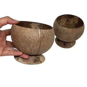 ชามเปลือกมะพร้าวธรรมชาติ ทำมือ สำหรับงานปาร์ตี้  พร้อมโลโก้สั่งทำ OEM สไตล์โบฮีเมียน ผลิตในเวียดนาม - Product Image 1