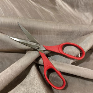 Less Weight Multi Functional Stainless Steel Embroidery DIY Office Non Stick Craft Sewing Dressmaker Fine Tip Smooth Scissor - Product Image 4