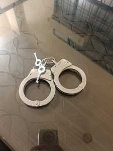 กุญแจมือสแตนเลสทรงกลมแบบล็อคสองชั้นมาตรฐาน NIJ 0307.01 สำหรับมืออาชีพ - Product Image 1