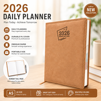2026 A5 Tagesplaner PU-Leder Hardcover Notizbuch Linierte Innenseiten Sonntags-Vollseiten Hochwertiges Geschenk Tragbares Tagebuch für die Arbeit