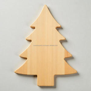 Tabla de cortar de madera con forma de árbol de Navidad Holiday Vibes Diseño ecológico para cocina festiva e ideas de regalos - Product Image 3