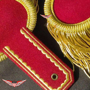 Epaulettes Vintage Ecológicos Bordados en Rojo y Dorado con Flecos y Borlas para Uniforme - Product Image 3