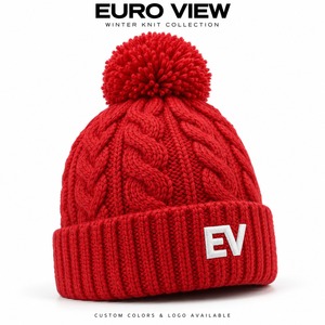 Gorro de lana 100% con diseño de trenzas Euro View Red Washed, informal, con pompón, logo bordado y puño acanalado, para deportes de invierno. - Product Image 1