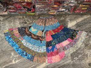 Pantalon palazzo en patchwork de soie de sari recyclée, écologique, respirant, style bohème hippie, coupe large, pour l'été - Product Image 6