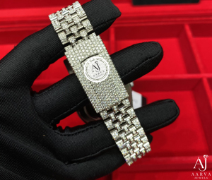 Montre mécanique à cadran rond avec bracelet à maillons incrusté de diamants, affichage de la date, style bijou - Product Image 4