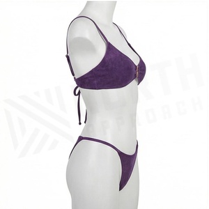 Ensemble de yoga 2 pièces imprimé papillon bleu avec finition dorée, body à col en V profond et jupe portefeuille longueur genou - Product Image 3