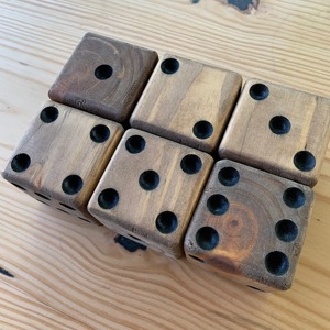 Dés en bois faits à la main de qualité supérieure, écologiques, style classique et moderne, pour la famille, les fêtes en plein air et le jardin - Product Image 6