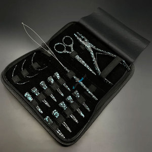 Kit d'outils professionnels en acier inoxydable noir pour extensions de cheveux : pinces, ciseaux à nouer manuellement, pinces de sectionnement, boucles pour - Product Image 1