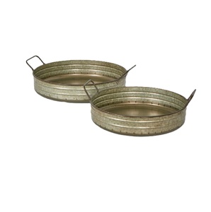 Juego de 2 bandejas de servir de metal galvanizado estilo rústico, directo de fábrica, con asas de madera, para decoración y almacenamiento. - Product Image 2