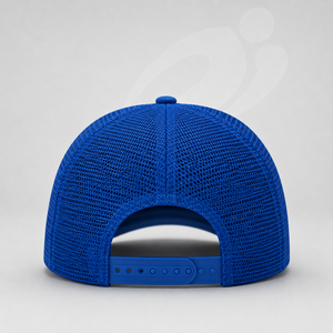 Gorra Trucker Azul APICTO SPORTS con Logotipo Bordado en Blanco, Panel Frontal de Malla, Cierre Ajustable, Estilo Casual Unisex de 6 Paneles - Product Image 4