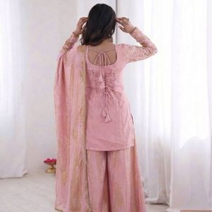 Ensemble haut et palazzo en soie pure Fendy brodée avec dupatta, tenue de soirée de créateur, vêtements ethniques pour femmes - Product Image 4