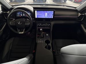 PRÊT À EXPÉDIER – Lexus IS 350 F Sport RWD 2025, toutes options, d'occasion, à vendre - Product Image 2