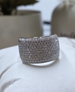 Anillo de cóctel de lujo de plata 925 con moissanita, corte brillante redondo, engaste pavé, joyería unisex para fiesta - Product Image 1