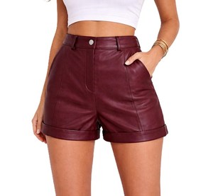 Shorts décontractés pour femmes en similicuir PU noir respirant, taille haute, brodés, avec fermeture éclair et ourlet retroussé - Product Image 2