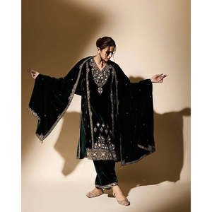 Ensemble haut-bas et dupatta magnifique pour femmes, vêtements de soirée de créateur - Product Image 5