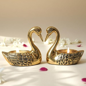 Trending Golden Swan Candle Holders Resin <b>Decorative</b> <b>Bird</b> Shape for Indoor Living Room Wedding Home Deco - Product Image 2