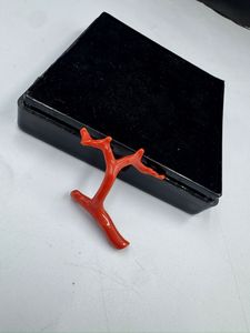 ลูกปัดปะการังแดงอิตาลีรูปทรงกิ่งไม้ พลอยดิบสำหรับทำเครื่องประดับ ปะการังรูปทรงต้นไม้ พลอยคุณภาพสูง - Product Image 4