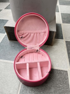 Stylish <b>Makeup</b> Cosmetic Storage Box Hand Tooled Leather Handmade <b>Makeup</b> Box ,New Design Hot Sale Vanity Bathroom Organizer Box - Product Image 6