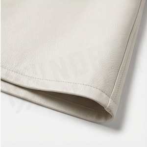 Jupe courte en similicuir pour femme, coupe trapèze, avec poche, couleur unie brillante, design minimaliste, taille normale, à porter toute l'année - Product Image 6