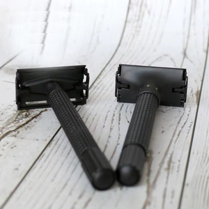 Maquinilla de afeitar de doble filo de precisión con mango de metal duradero, clásica para el cuidado personal, para uso en el hogar y barberías. - Product Image 5